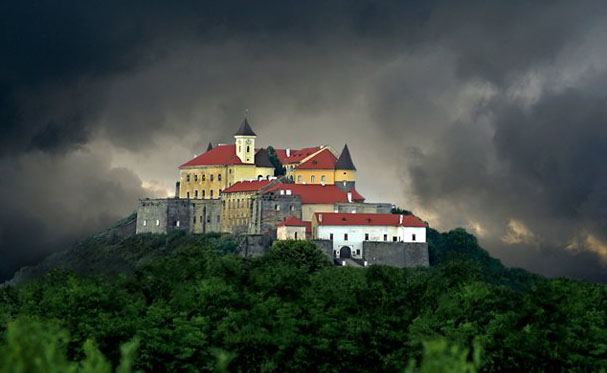 Замки, Мукачівський замок, Паланок