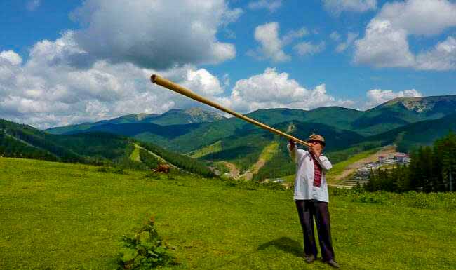 Трембіта унікальний музичний інструмент Трембіта унікальний музичний інструмент