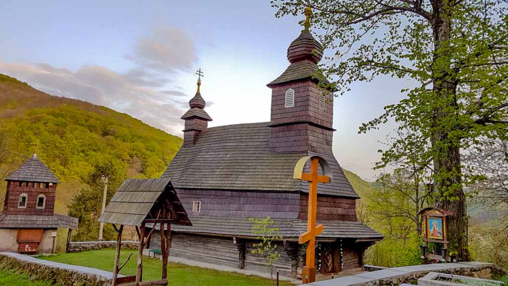 Церква святого Василя в Лікіцарах