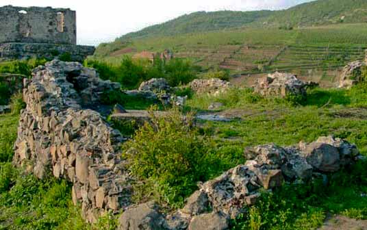 Залишки стін замку Канков
