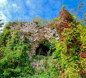 Руины Квасовского замка