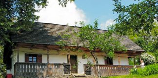 Звичаї стосовно вибору будівельних матеріалів на Закарпатті Хата з села Ракошино