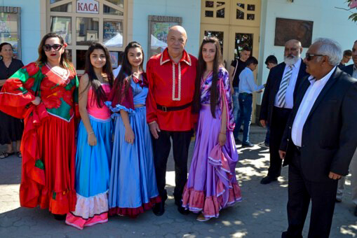 Закарпатські роми з губернатором Москалем