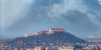 Легенди і велич Мукачівського замку Вид на Замок Паланок