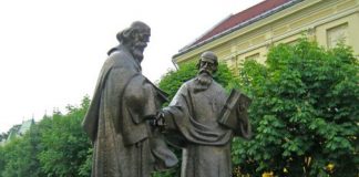 Витоки християнства на Закарпатті Пам'ятник Кирилу і Мефодію в Мукачеві