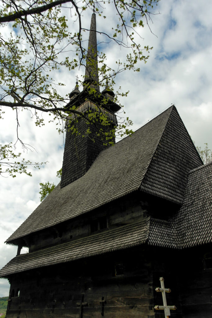 Деревянная церковь в Закарпатье