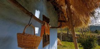 Етнографічний музей «Лемківська садиба» Лемківська хата