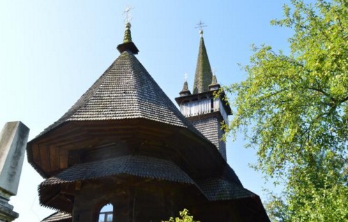 Миколаївська церква в селі Нижня Апша1