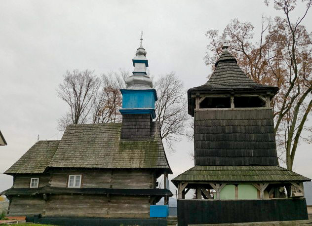 Церква Покрови в селі Дешковиця