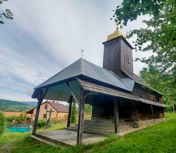 Дмитрівський храм в селі Вільховиця