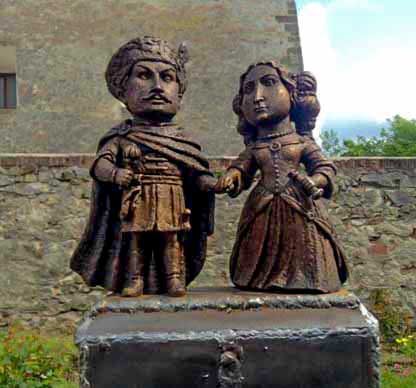Міні-скульптура Ілони Зріні та Імре Текелі