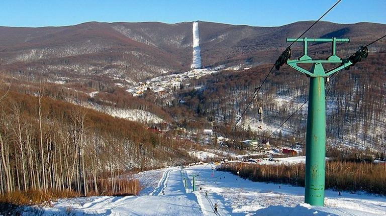 Зимовий відпочинок в смт. Синяк