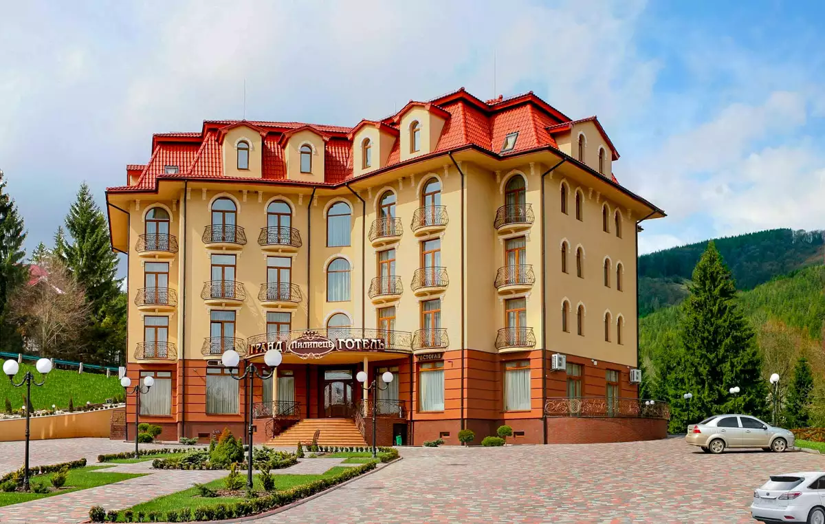 Отель «Гранд Пилипец»