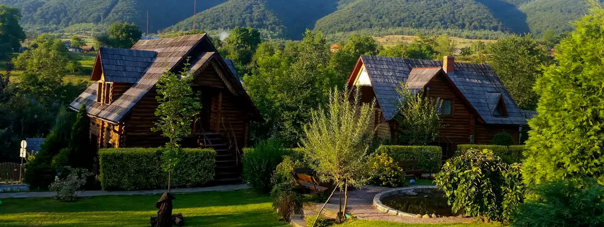 Котеджі та Садиби в Вишці (Красія)