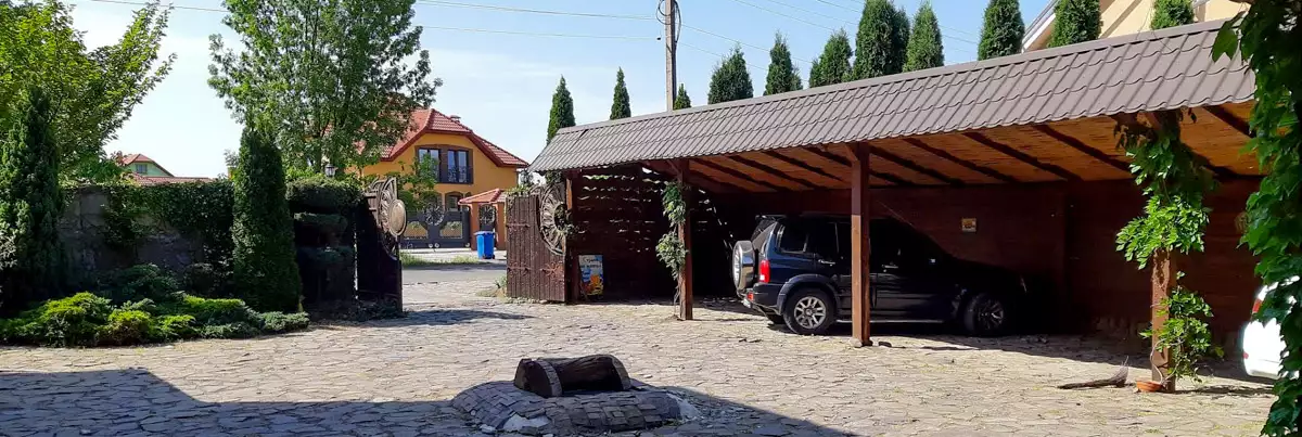 Садиби та котеджі в Ужгороді