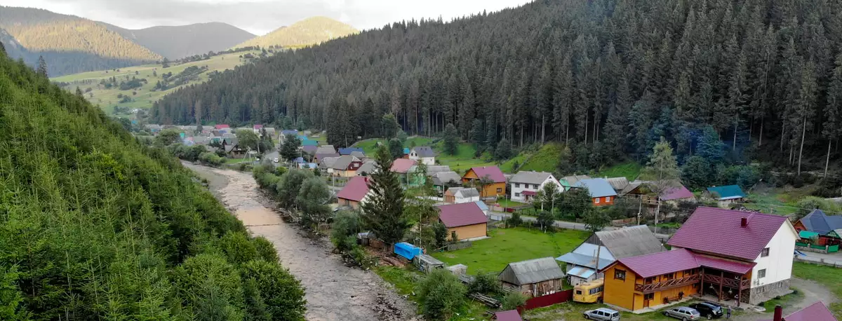 Приватні садиби та котеджі в Міжгір'ї