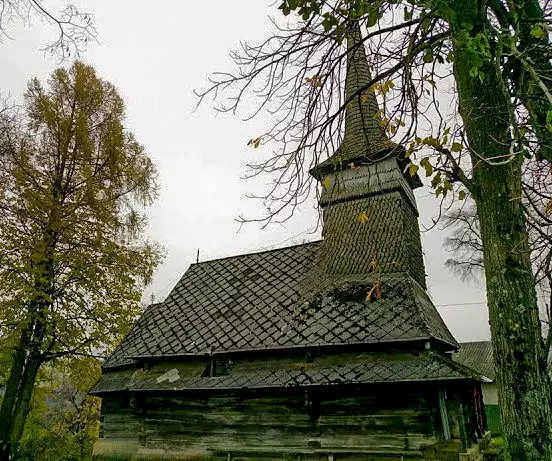 Церква Богородиці в селі Локоть