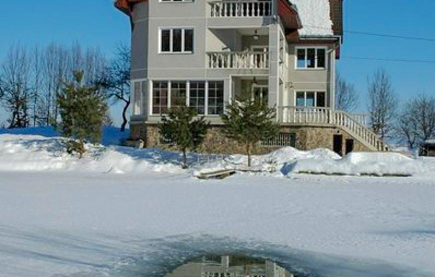 Manor “By the Lake”