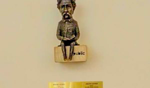 Міні-скульптура Яноша Араня
