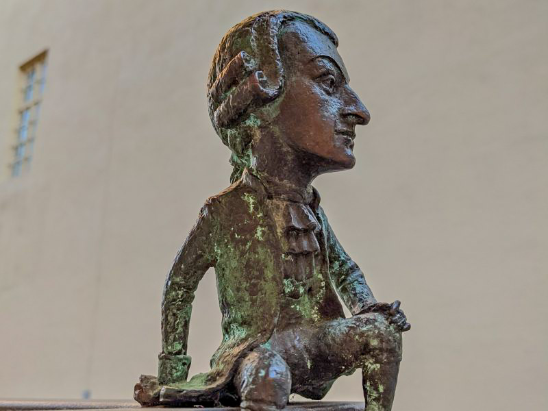 Міні-скульптура Вольфганга Амадея Моцарта