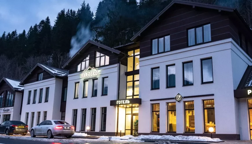 Готелі у Татарові