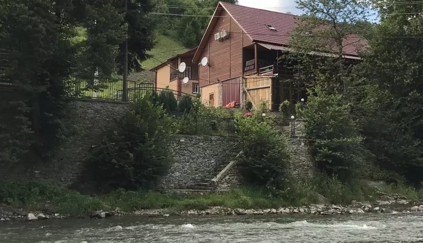 Садиби та котеджі у Квасах