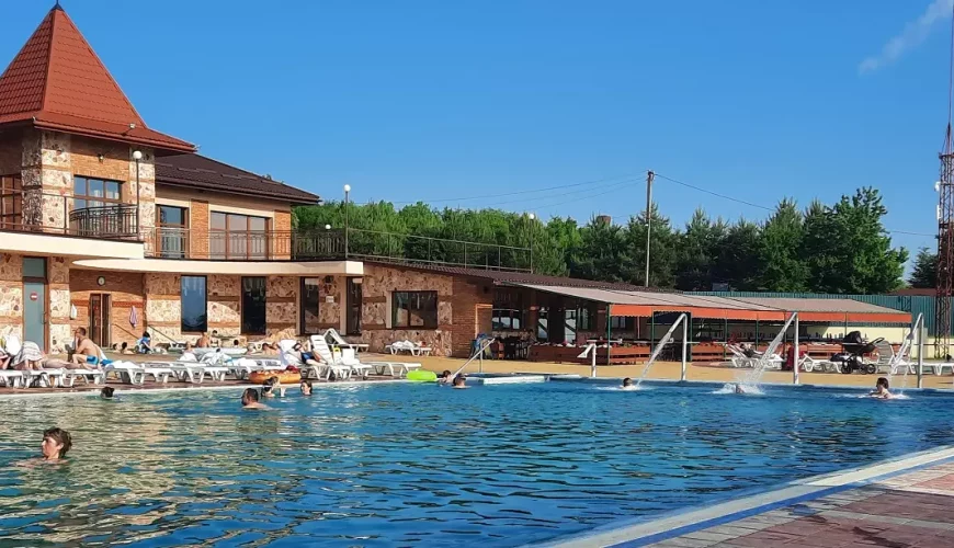 Житло з басейном в Ужгороді