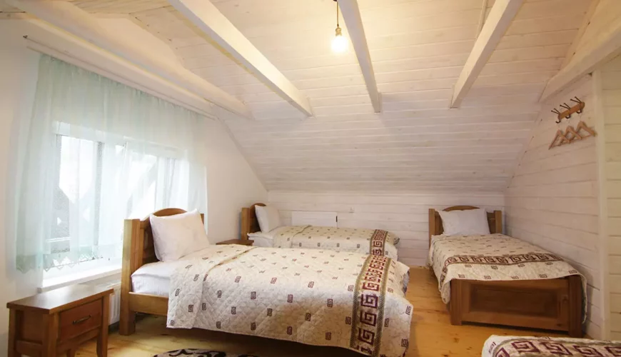 П'ятимісний номер у готелі "Kolochava" (Колочава)