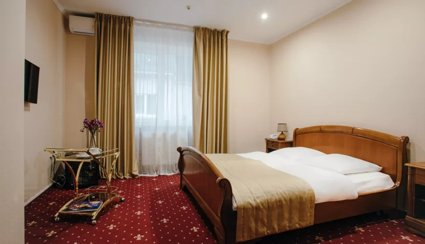 Номер Стандарт у готелі «Камелот»