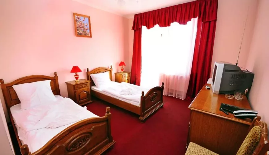 Двомісний номер у готелі «Червона Гора» (Мукачево)