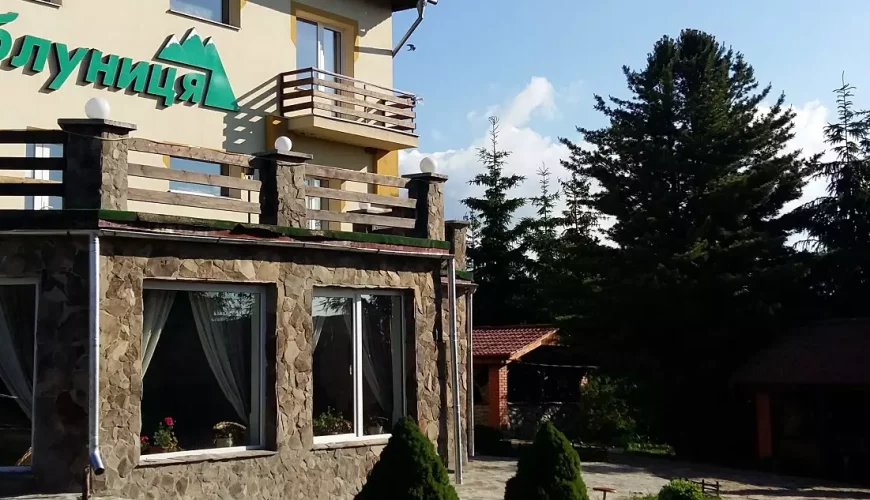 Готелі в Яблуниці