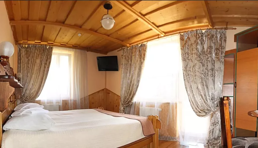 Номер Люкс у готелі «Смерековий двір» (Жденієво)