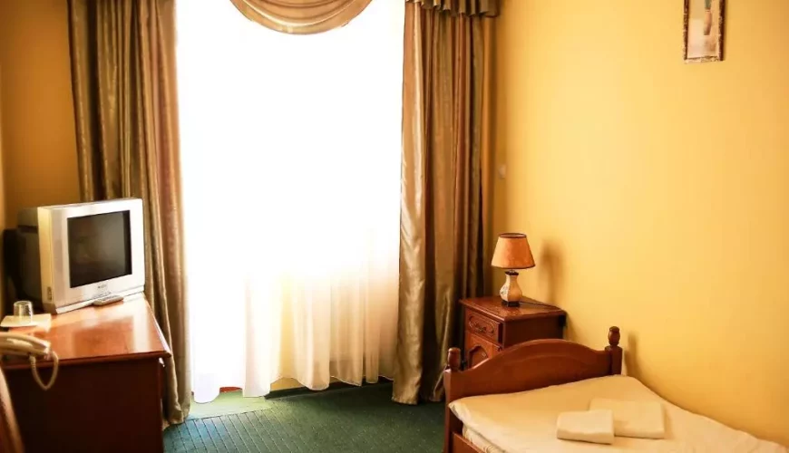 Одномісний номер у готелі «Червона Гора» (Мукачево)