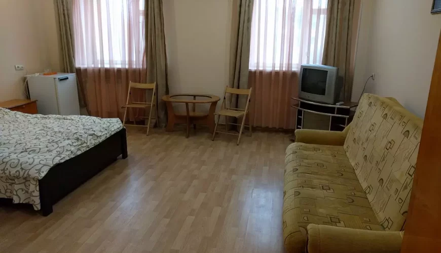 Сімейний номер у готелі "Аполлон" (Мукачево)