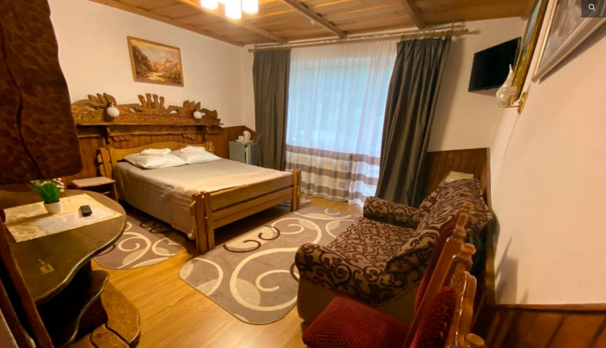 Номер Напівлюкс у готелі «Смерековий двір» (Жденієво)