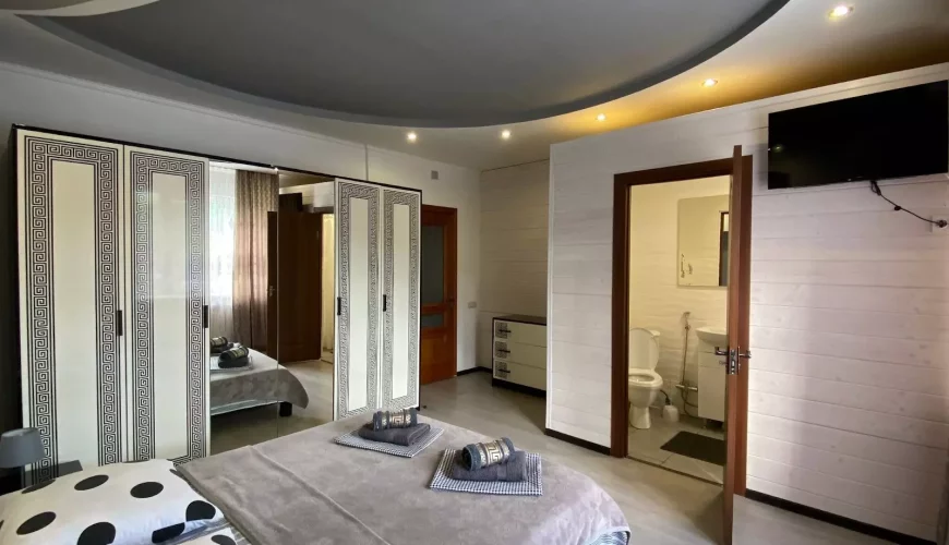 Двомісний номер у садибі «Чотири Сезони» в Ізках