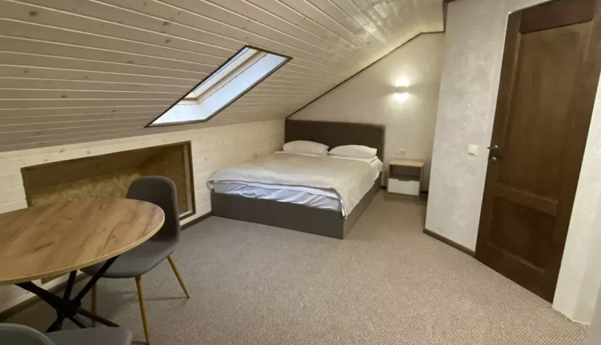 Мансардний номер у садибі "Августин" (Солочин)