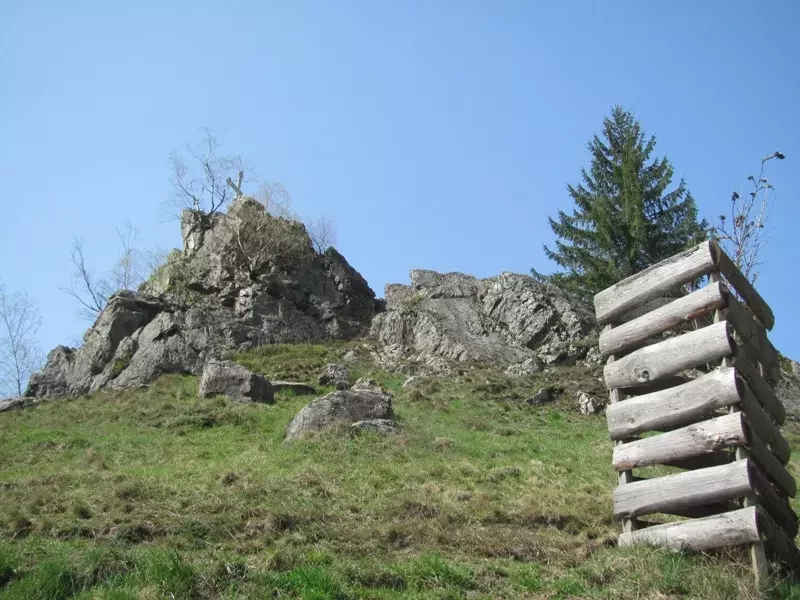 Скелі закоханих у селі Костилівка Рахівського району