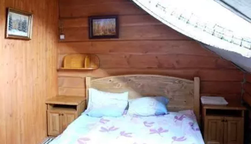 Тримісний номер у садибі 