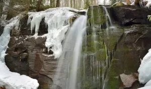Водоспад Юнтур взимку