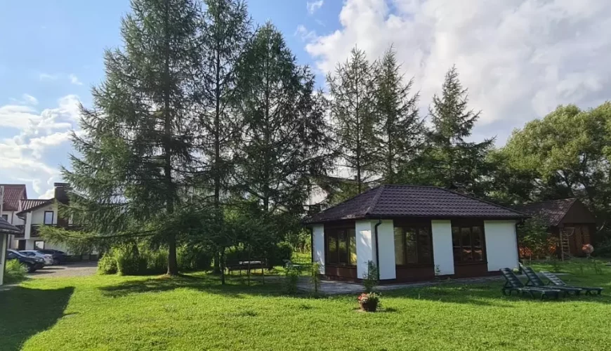 Садиби та котеджі в Моршині