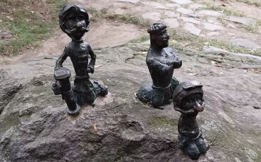 Міні-скульптура «Наші козаки» в Ужгороді