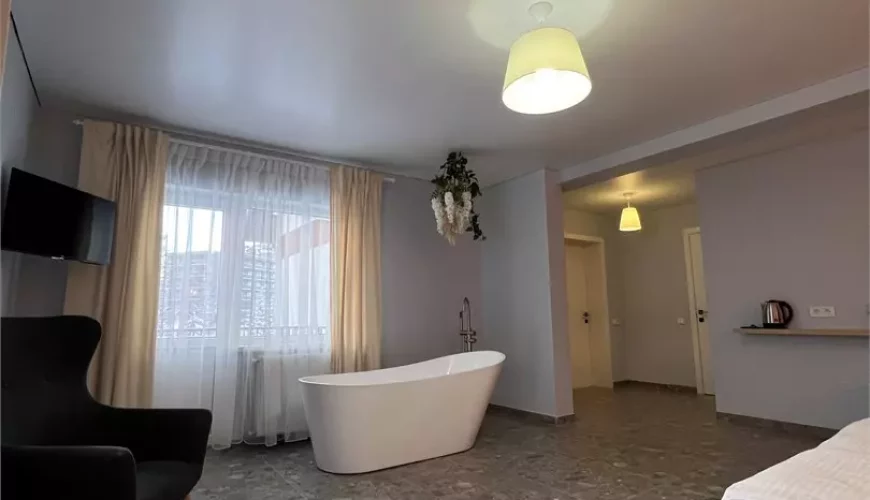 Видовий номер Люкс з ванною у готелі «Imperial» у Буковелі (Поляниця)