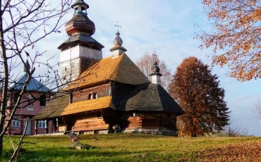 Михайлівська дерев'яна церква 1588 року в місті Свалява