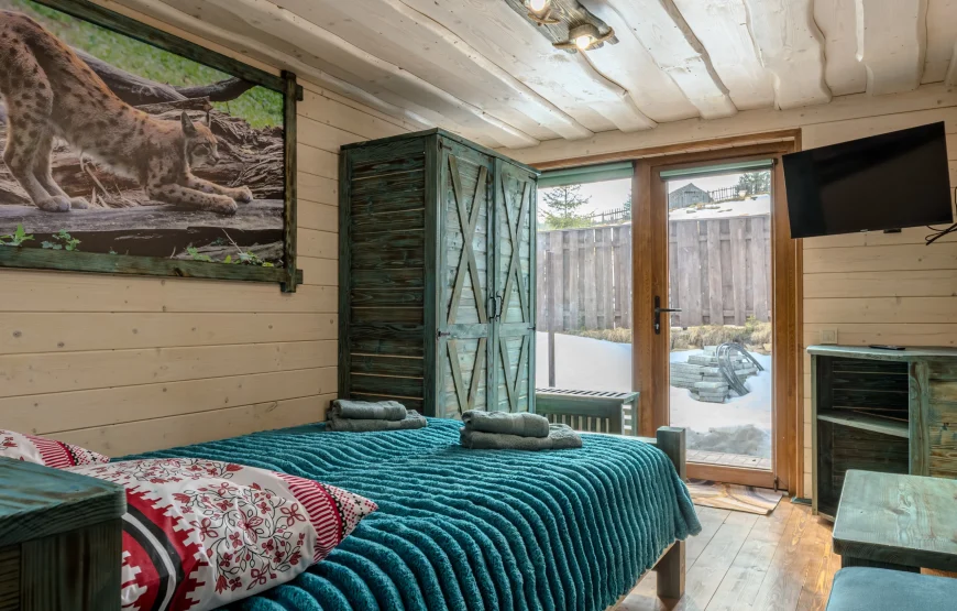 SPADOK Forest Villas — a large cottage near Synevyr that sleeps 13