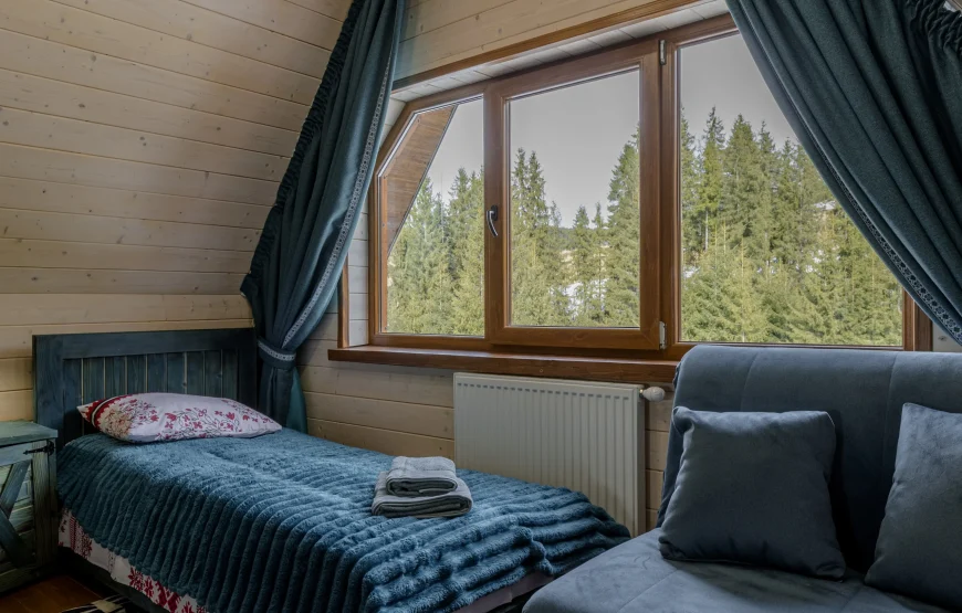 SPADOK Forest Villas — a large cottage near Synevyr that sleeps 13