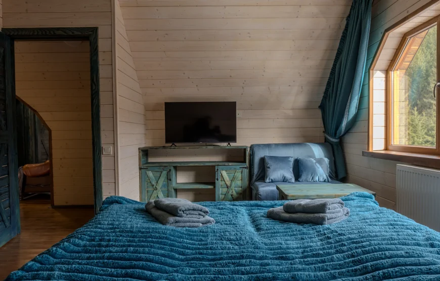 SPADOK Forest Villas — a large cottage near Synevyr that sleeps 13
