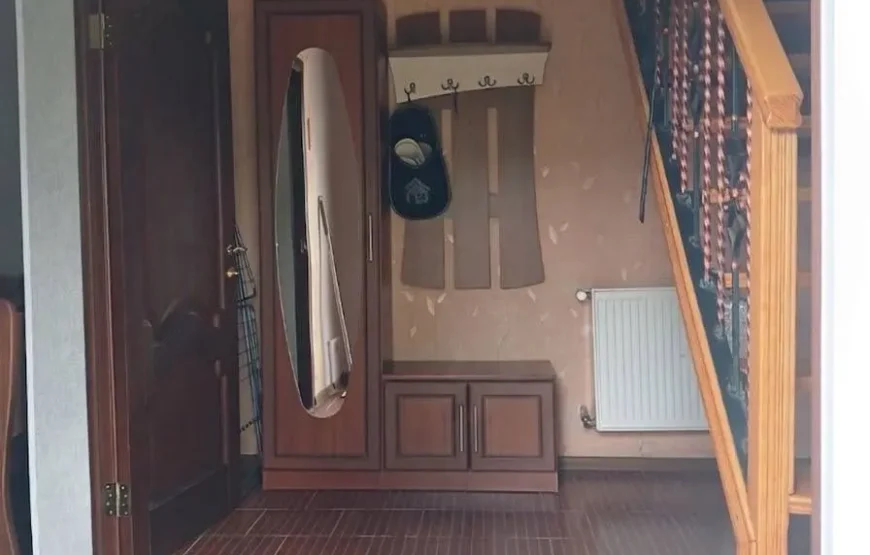 Приватний будинок «Едем», Синяк